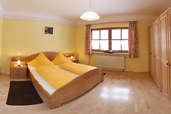 Schlafzimmer mit Doppelbett - Fewo Panoramablick